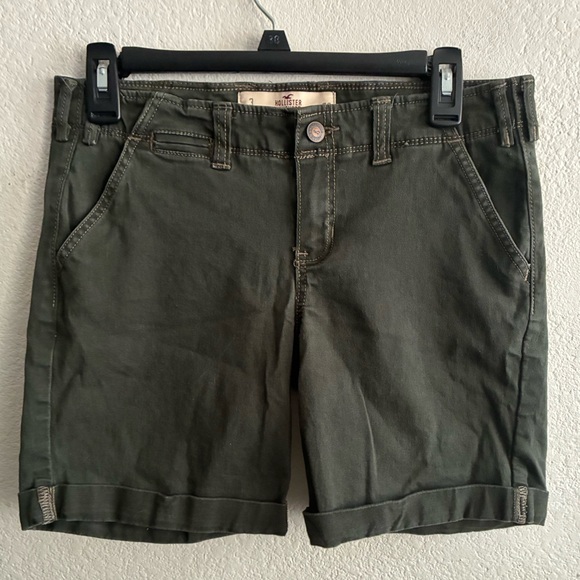 Hollister Women's Boyshort Low Rise Olive Shorts 3 - Picture 2 of 13